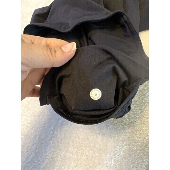 Lululemon Fast Free Cropped Leggings Black Sz 6, 19” Inseam - Picture 6 of 8